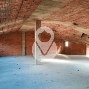 Doble planta para alquilar como despacho profesional en Escaldes