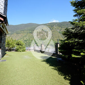Casa con jardín en alquiler en el centro de Encamp