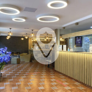 Edificio-Hotel para comprar con registro de comercio en Incles